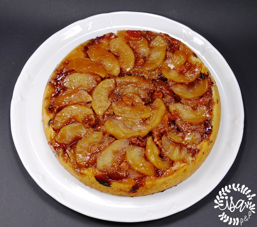 Tarte Tatin, pomme figues et fruits secs.