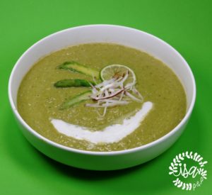 Velouté d’asperges au curry vert