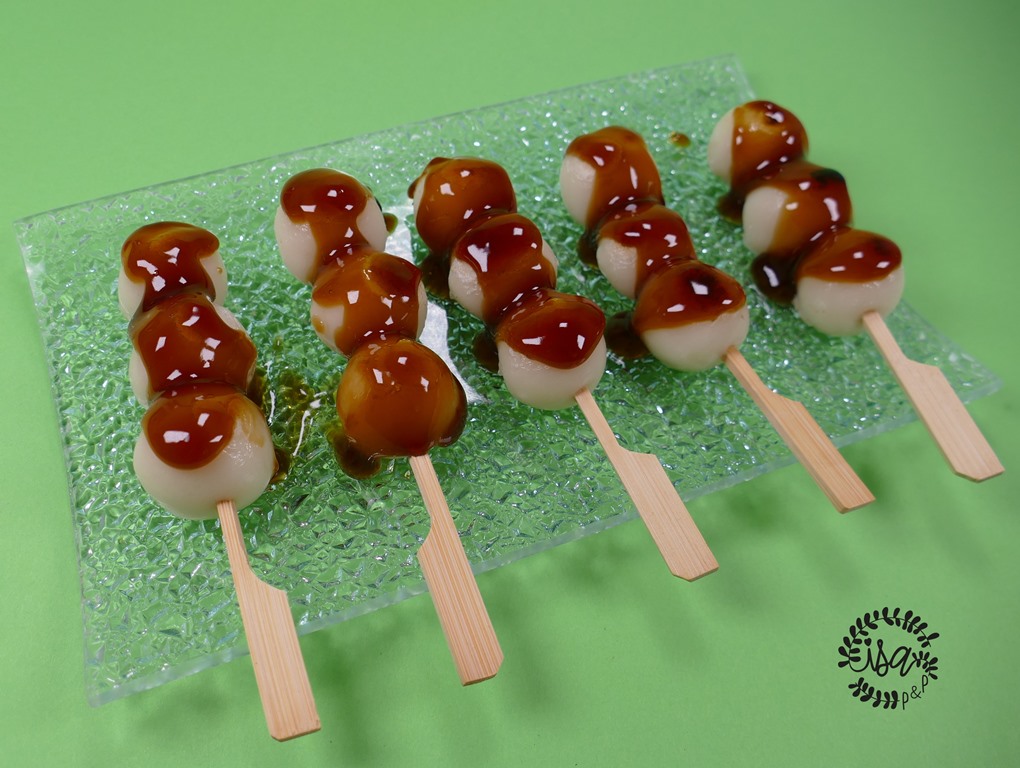 Mitarashi dango