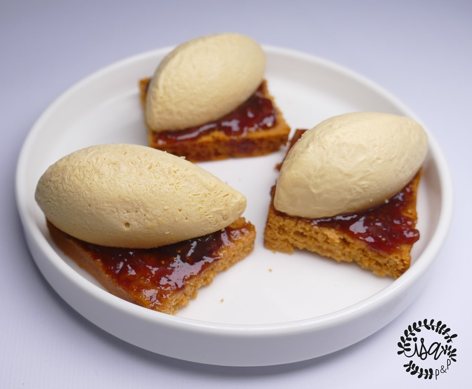 Pain épice, confit de figue et glace foie gras