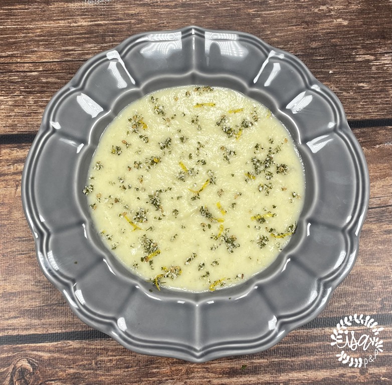 Velouté de tronçons et feuilles de chou-fleur