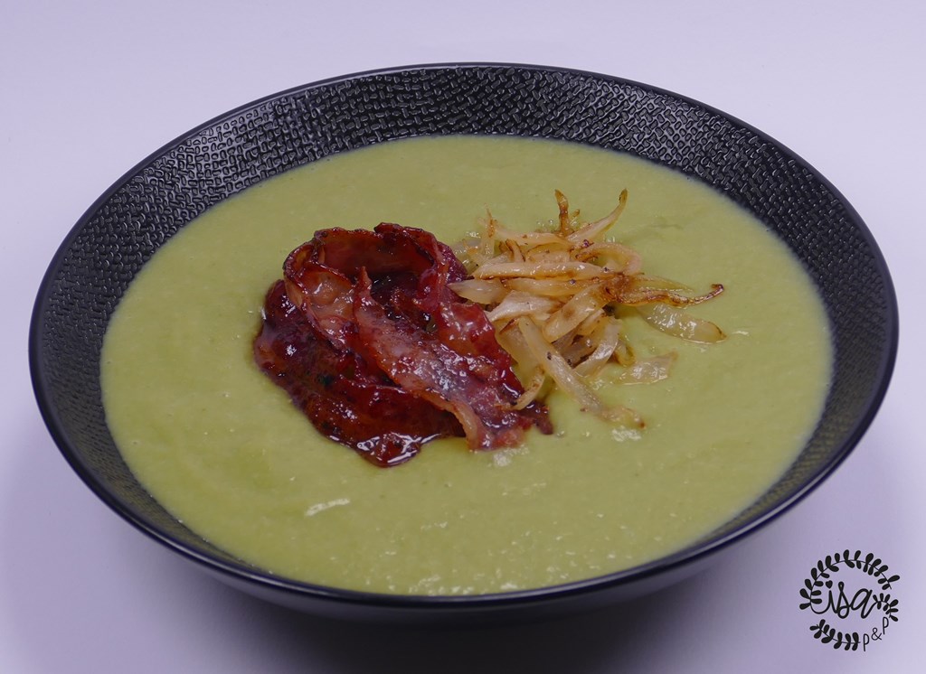 Soupe de poireaux, lard caramélisé à l’érable