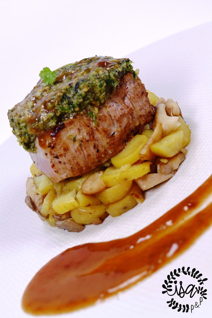 Grenadin de veau, croûte d’herbes et citron confit