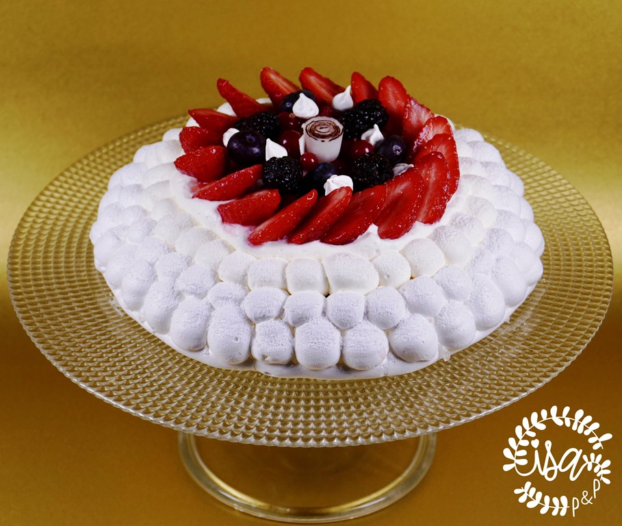 Pavlova aux fruits rouges par Nicolas Bernadé