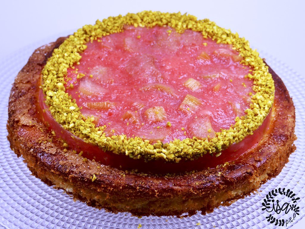 La tarte briochée fraise rhubarbe