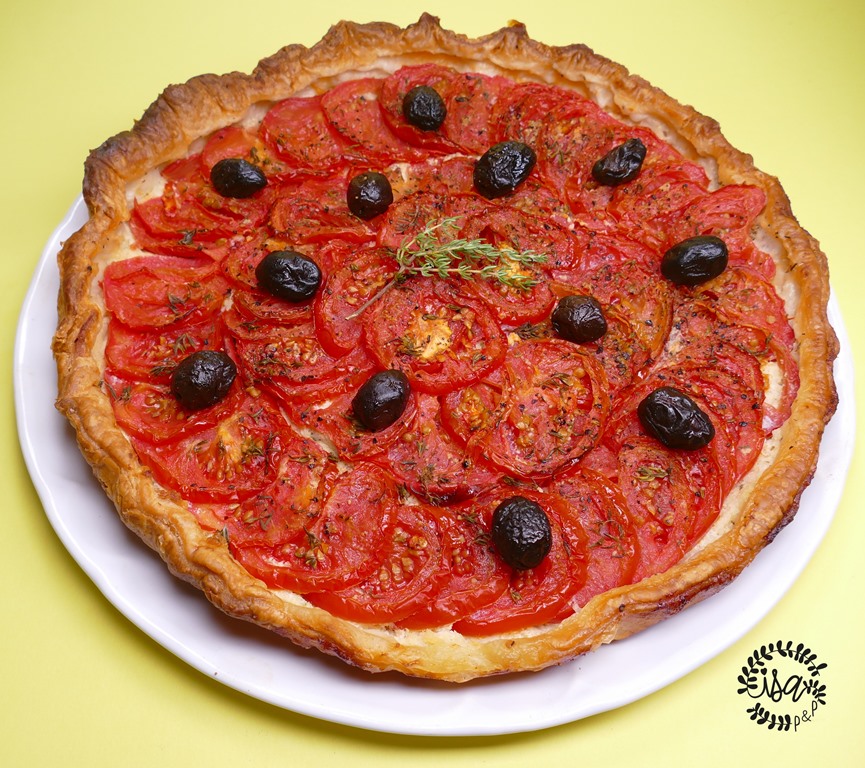 Tarte à la tomate parfumée au thym