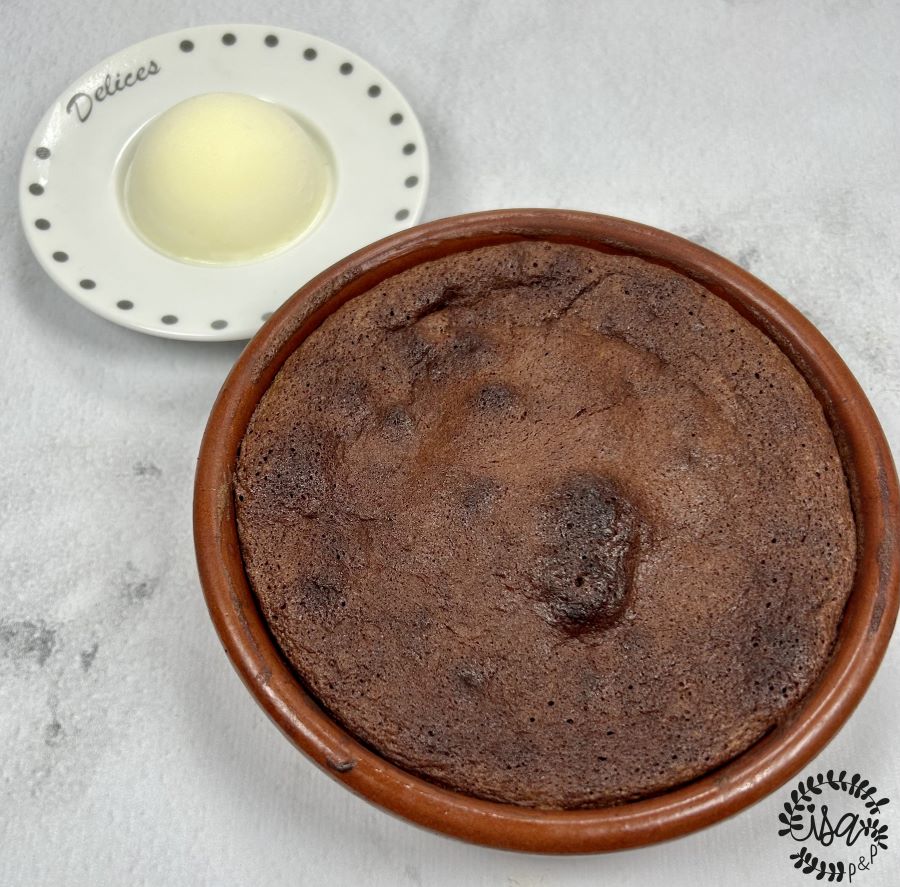 Gâteau au chocolat et glace lait Ribot