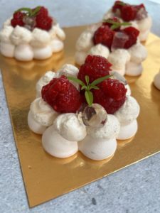 Pavlova framboises sureau